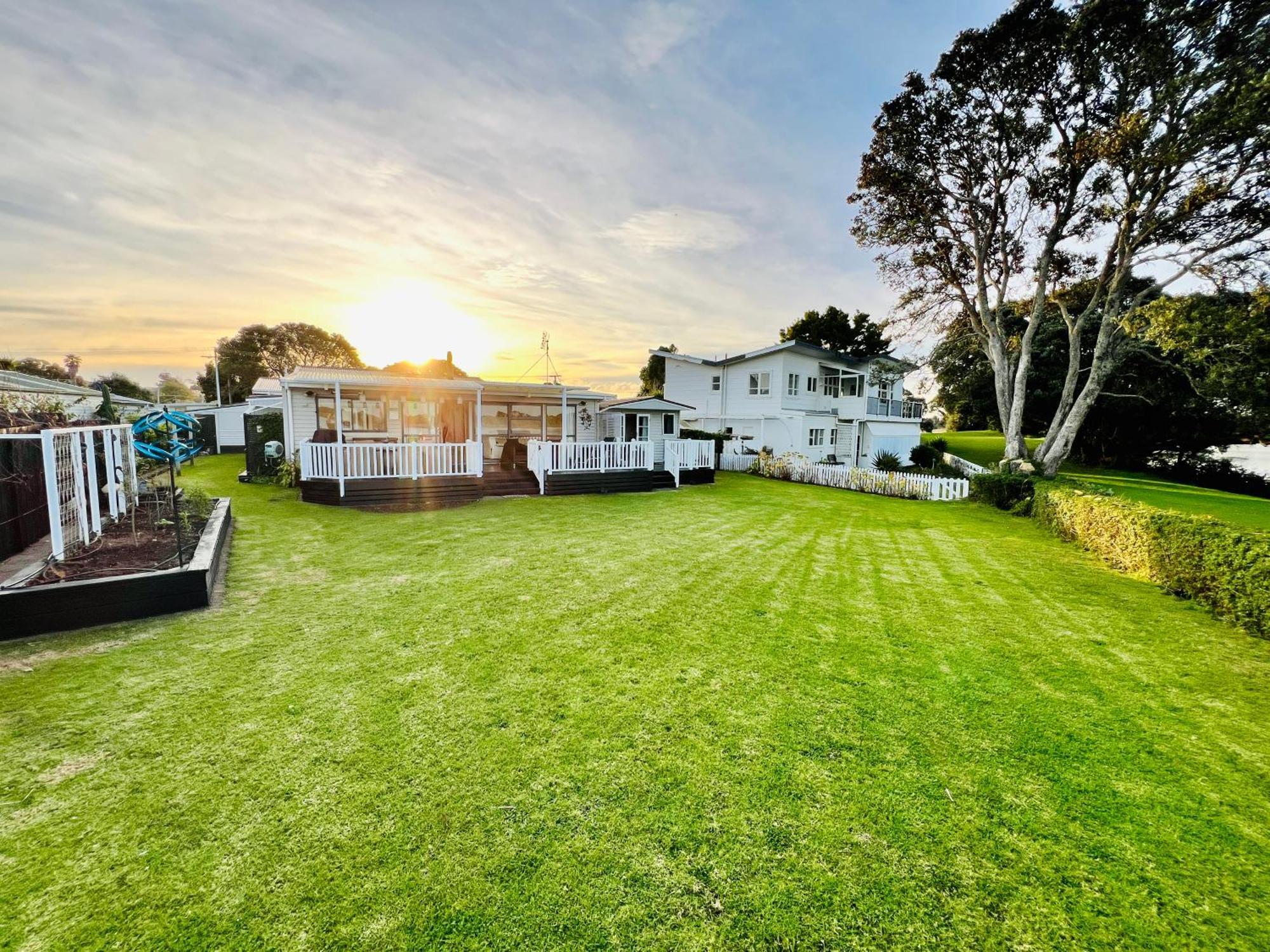 Monarch Cottage On The Estuary Athenree Exteriör bild